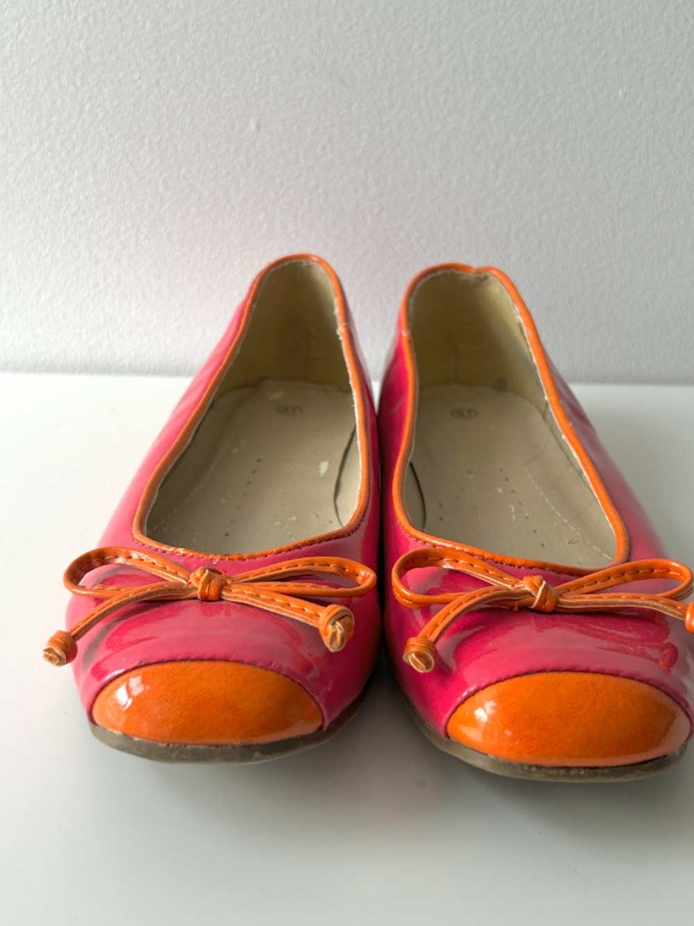 Pink and orange ballet flats in patent leather - Picture 2 of 6